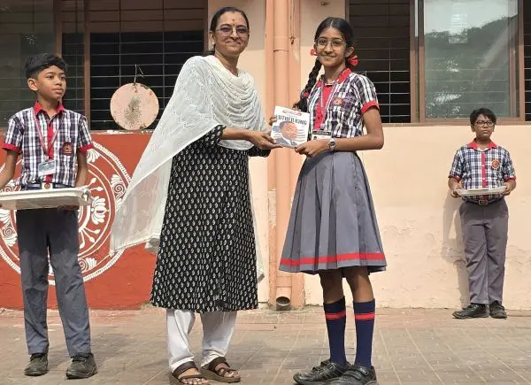 MEENAKSHI K